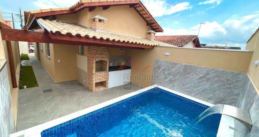 Casa Nova com dois quartos e piscina à venda
