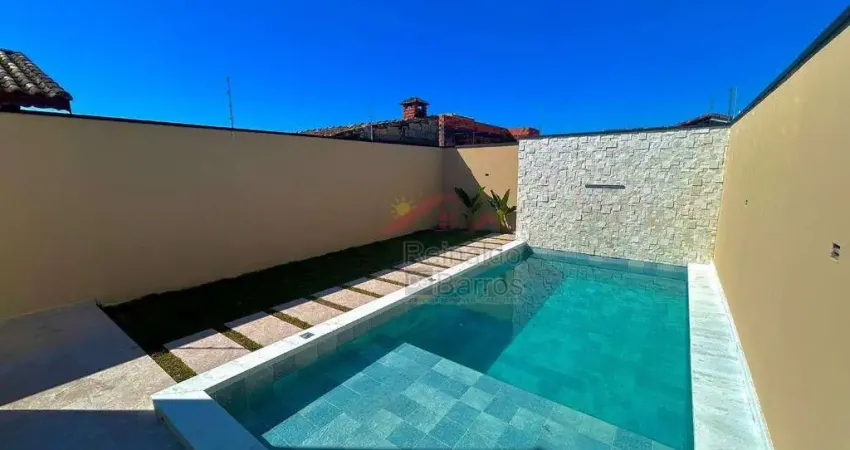 Casa Moderna Com Piscina  em Itanhaém