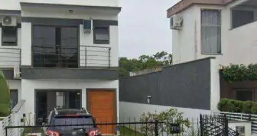 Casa com 2 dormitórios à venda, 114 m² por R$ 650.000,00 - São João do Rio Vermelho - Florianópolis/SC