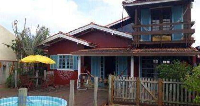 Casa com 3 dormitórios à venda, 128 m² por R$ 750.000,00 - São João do Rio Vermelho - Florianópolis/SC