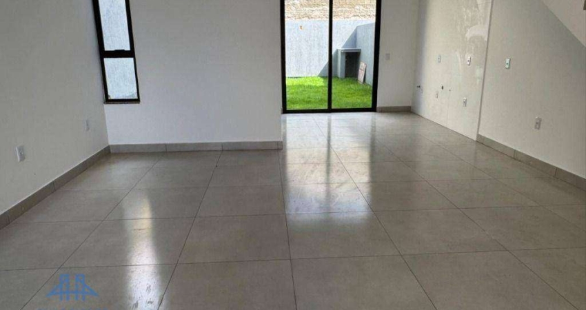 Casa com 3 dormitórios à venda, 103 m² por R$ 690.000,00 - Serraria - São José/SC