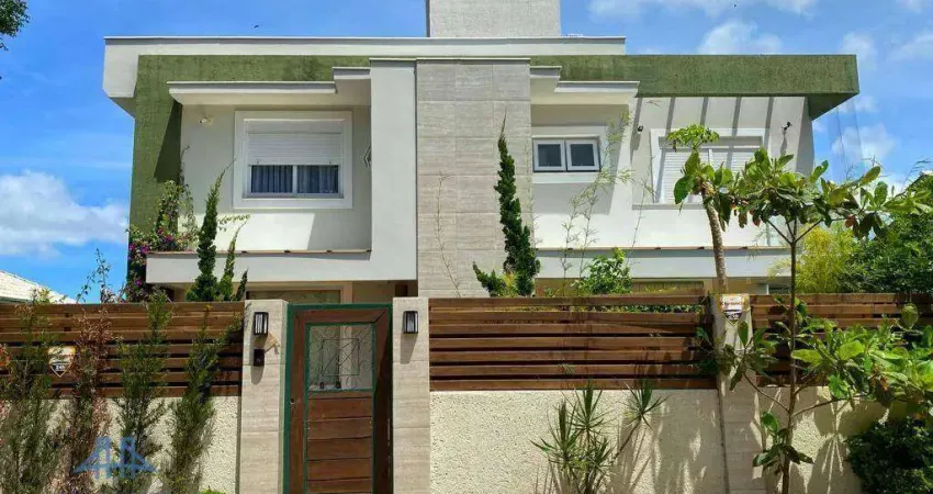 LINDA CASA A VENDA NA LAGOA DA CONCEIÇÃO, com terreno de 900m² e casa 260m² em rua tranquila.