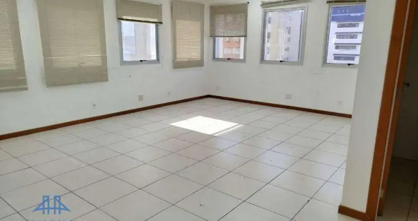 EXCELENTE OPORTUNIDADE!!! Sala Comercial à Venda no Centro de Florianópolis — 42m² com linda vista para baia, Vaga Dupla e Excelente Estrutura