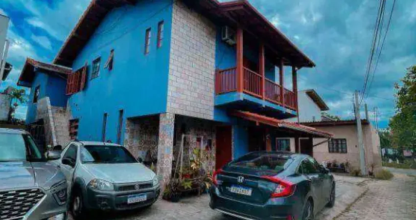 BELLA FLORIPA IMÓVEIS - ALUGA EXCELENTE CASA 150m² MOBILIADA NO JOÃO PAULO.