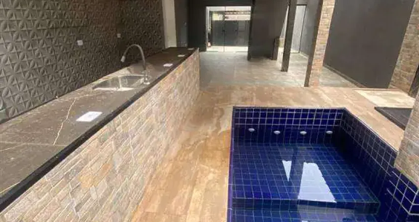 Sobrado Isolado Alto Padrão - 03 dorm + 01 suite + piscina!  Bairro ocian 300 metros da Avenida Kennedy