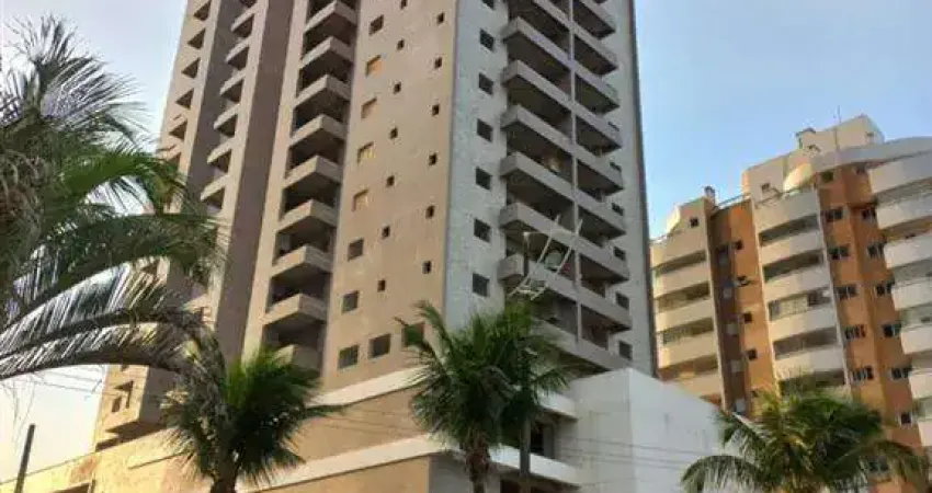 Lindo apartamento de 02 dormitórios com vista lateral para o mar, prédio frente mar