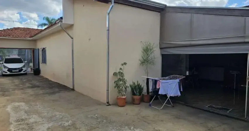 Casa à venda na Avenida Sylvio Della Rovere, 291, Jardim Yolanda, São José do Rio Preto