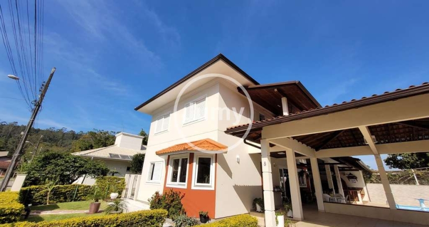 EXCELENTE CASA COM PISCINA - VENDA R$ 2.300.000,00 - 340m² - SAMBAQUI, FLORIANÓPOLIS - SC