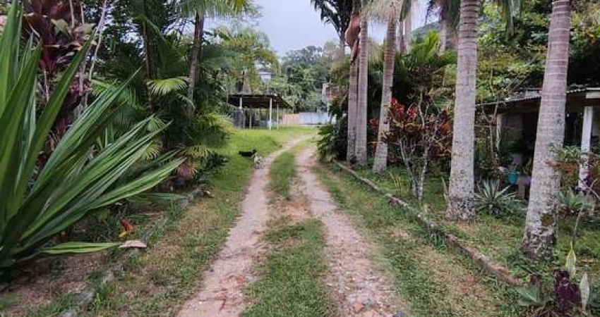 Terreno à venda na Rua Gécio de Souza e Silva, Sambaqui, Florianópolis