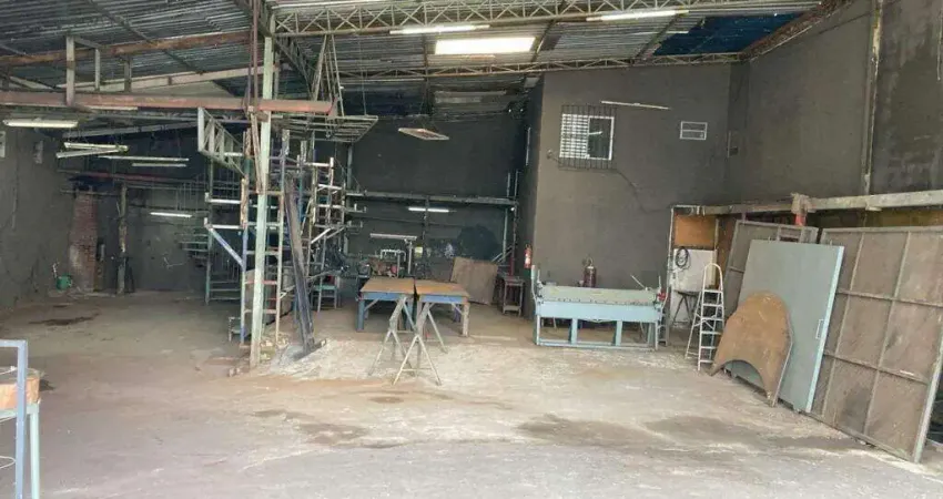 Galpão para alugar, 300 m² por R$ 7.500,00/mês - Bangu - Santo André/SP