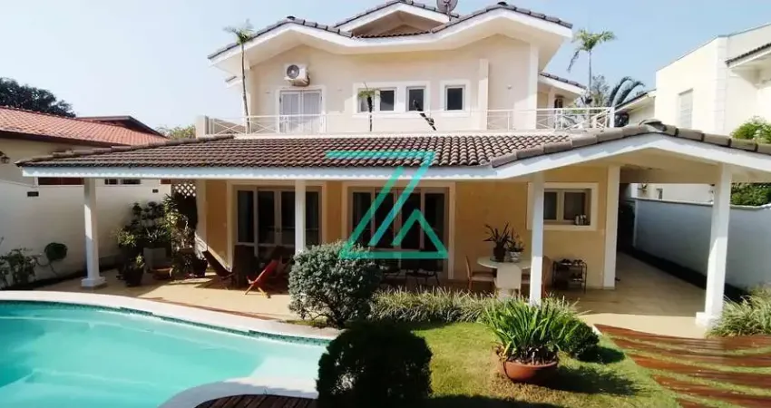 Casa de alto padrão e recém reformada,  Porteira Fechada, no Condomínio Villaggio Capríccio, Louvei