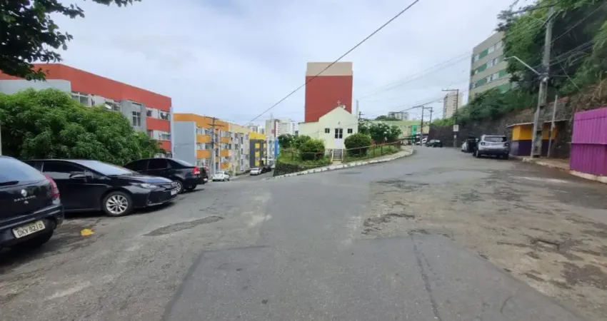 Apartamento á Venda 2/4  no Condomínio  Santa Barbara