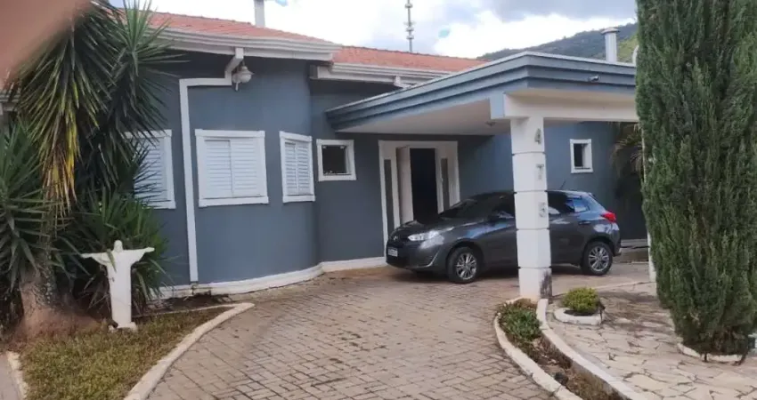 Maravilhosa e ampla casa no condomínio flamboyant. oportunidade ! aceita permuta até 50 %