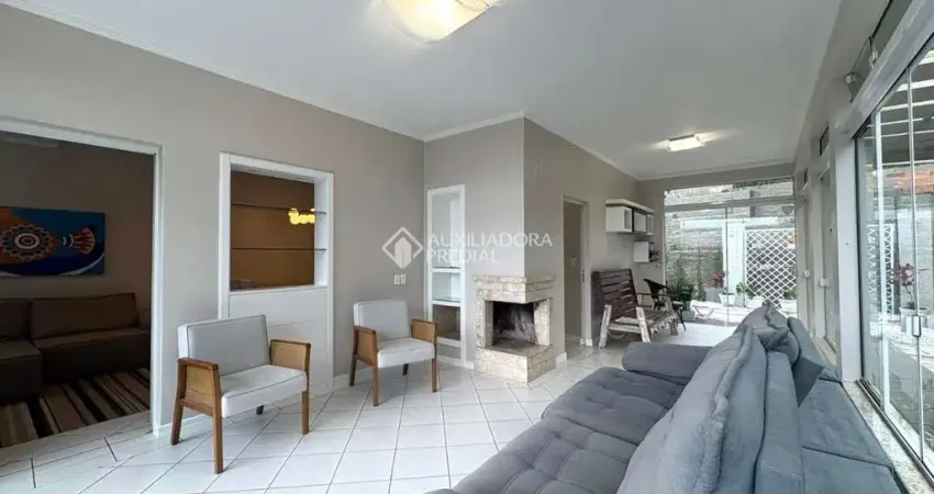 Casa em condomínio fechado com 3 quartos à venda na Rodovia Jornalista Manoel de Menezes, 2201, Barra da Lagoa, Florianópolis