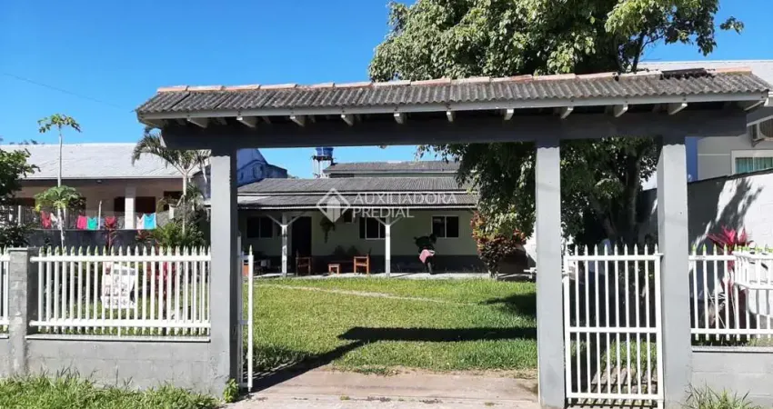 Casa com 2 quartos à venda na Rua Sagrada Familia, 159, Pinheira, Palhoça