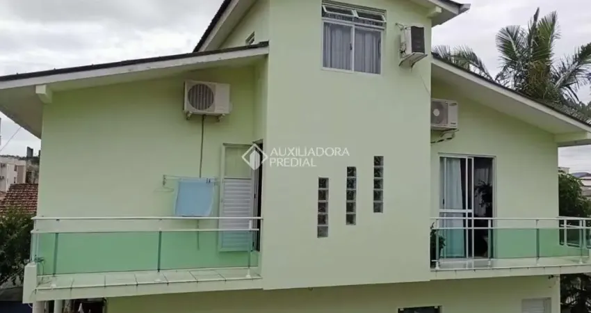 Prédio à venda na Servidão Manoel Monteiro, 17, Canasvieiras, Florianópolis