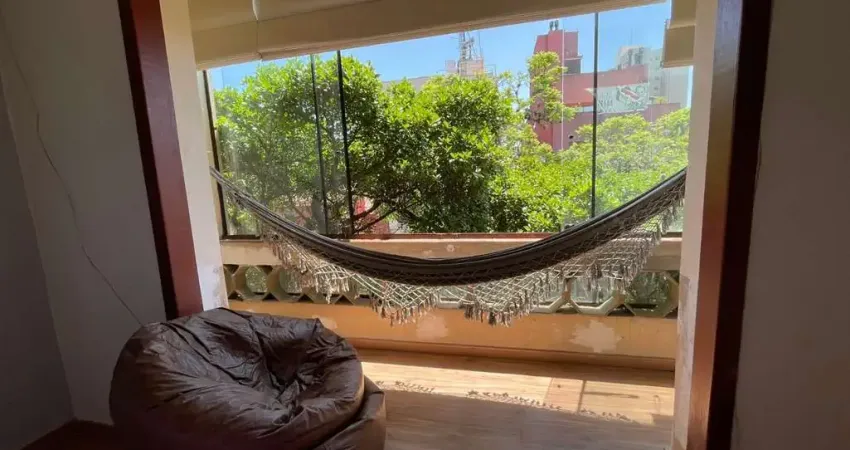 Apartamento com 3 quartos à venda na Rua Eça de Queiroz, 16, Petrópolis, Porto Alegre