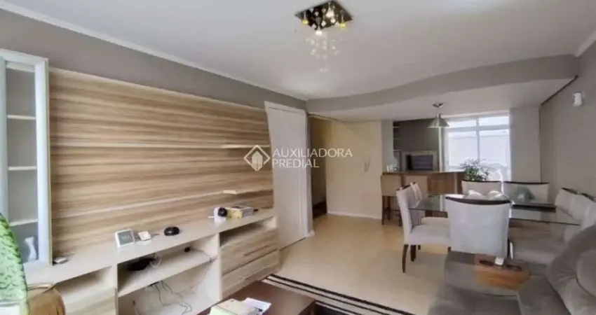 Casa em condomínio fechado com 4 quartos à venda na Rua Doutor Galdino Nunes Vieira, 390, Jardim Itu Sabará, Porto Alegre