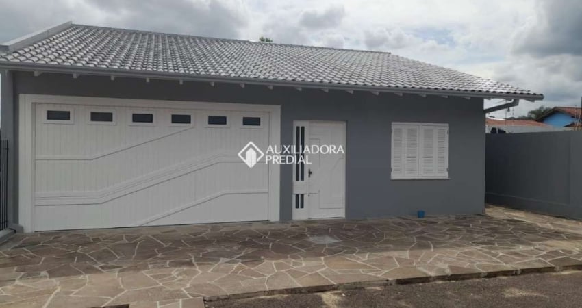 Casa com 2 quartos para alugar na Rua Ceará, 1195, Rincão, Novo Hamburgo