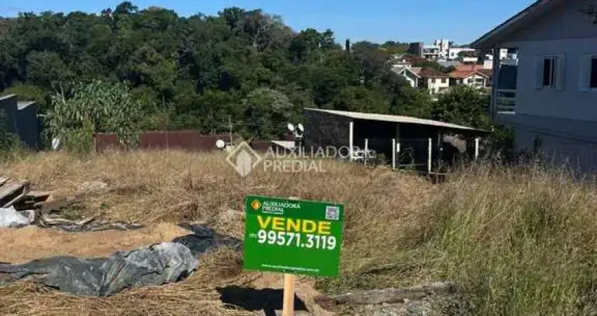 Terreno à venda na Rua Bom Retiro do Sul, 7867867554, Olarias, Lajeado