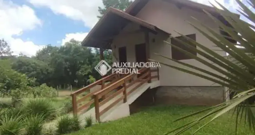 Casa com 2 quartos para alugar na 12 DE JUNHO, 510, Vale dos Pinheiros, Gramado