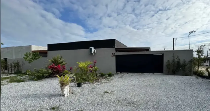 Casa térrea , 04 quartos, 02 suítes 200m2, com piscina e hidro,(aceita permuta até 30% valor) _imóvel, terreno, carro e moto acima de 2020.