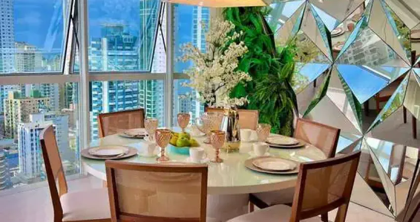 Apartamento com 3 quartos para alugar na Rua 961, 241, Centro, Balneário Camboriú