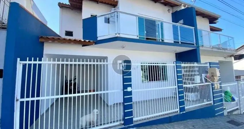 Casa com 3 quartos à venda na Rua Peru, 964, Nações, Balneário Camboriú