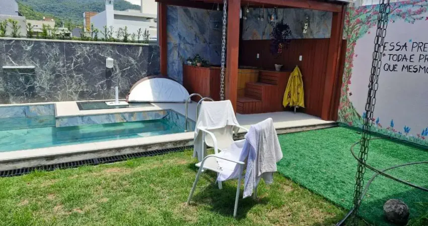 Casa em condomínio fechado com 3 quartos à venda na Rua Ivo José Rebello, 610, Santa Regina, Camboriú