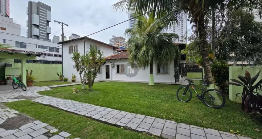 Casa com 8 quartos à venda na Rua 1926, 420, Centro, Balneário Camboriú