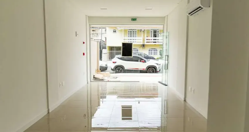 Sala comercial para alugar na Rua Jordânia, 199, Nações, Balneário Camboriú