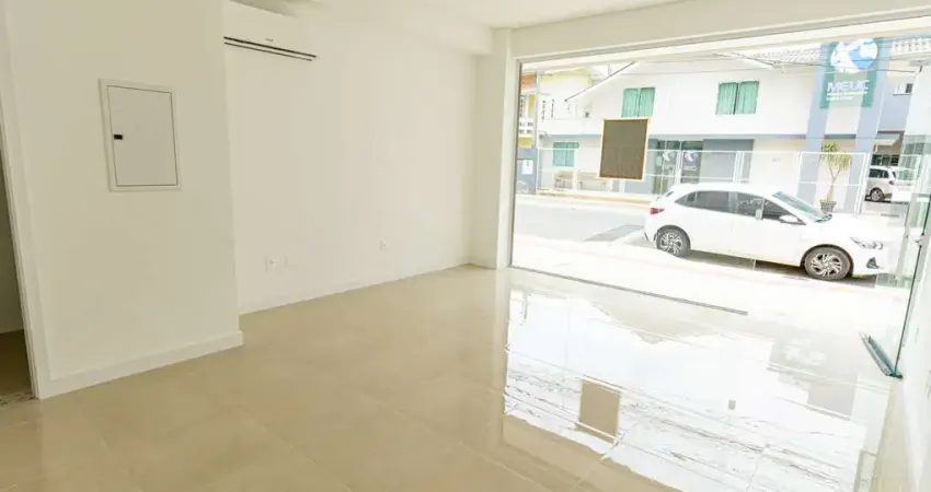 Sala comercial para alugar na Rua Jordânia, 199, Nações, Balneário Camboriú