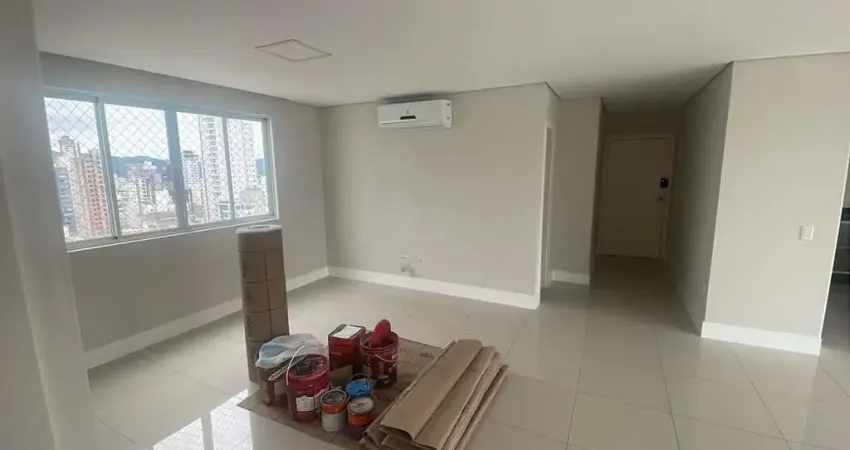 Apartamento com 3 quartos para alugar na Rua 501, 145, Centro, Balneário Camboriú