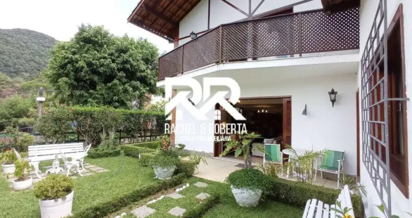 Casa em alto padrão em Condomínio com linda vista na Granja Guarani