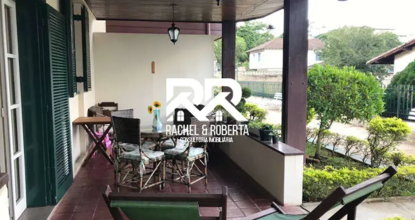 Casa em Condomínio no Alto Excelente Localização
