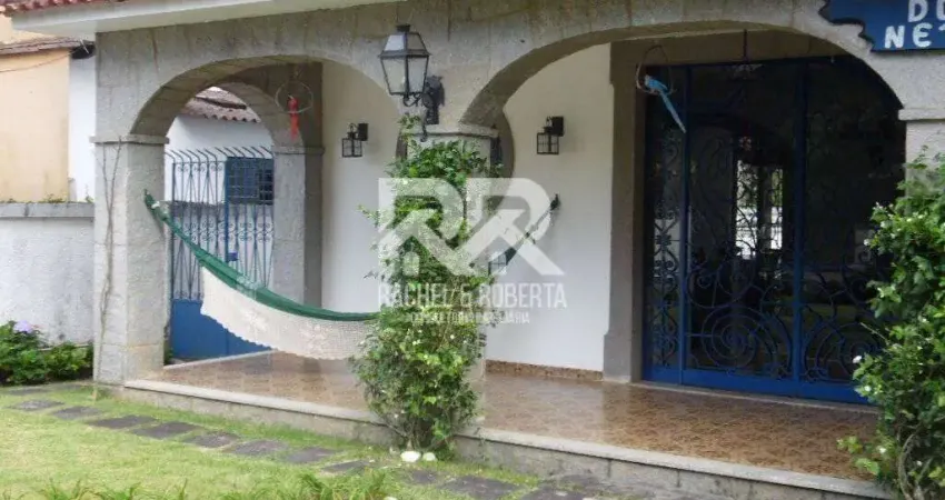Casa em Excelente Localização Perto do Clube Comary