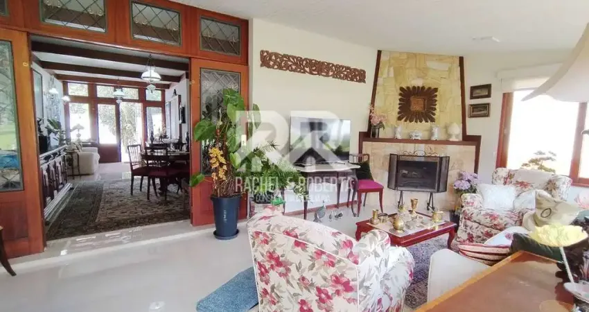 Casa em Condomínio com 3 quartos na melhor localização do Alto