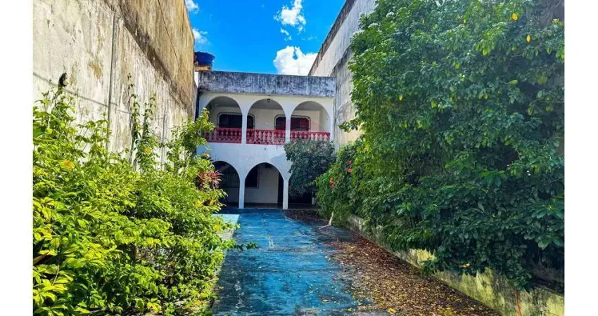 Casa no Centro - A localização central permite fácil acesso a todos os pontos de interesse de Manaus.