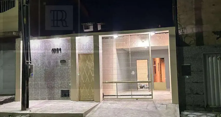 Casa Solta Reformada à Venda na Cidade dos Funcionários - 120m2 - Prox Av Oliveira Paiva