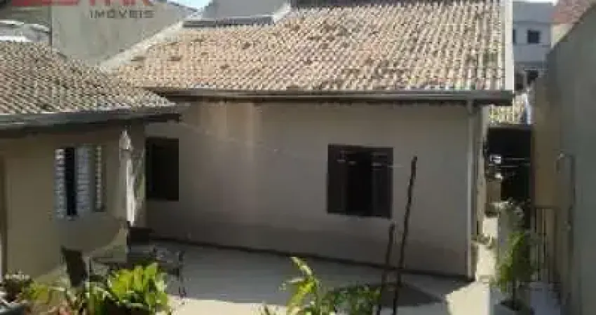 Casa Terrea Com Piscina A Venda Ou Permuta Por Apartamento de Menor Valor.