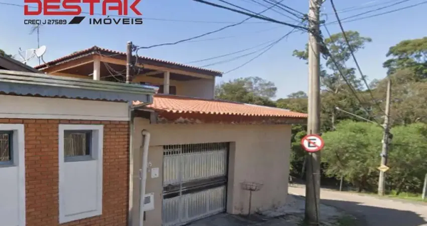Sobrado Composto Por 02 Casas Com Entradas Independentes Na Vila Nova Medeiros.
