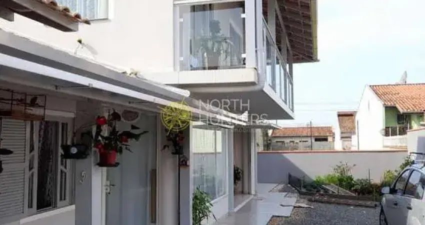 Casa com 5 dormitórios à venda, 200 m² por R$ 750.000,00 - Itajuba - Barra Velha/SC