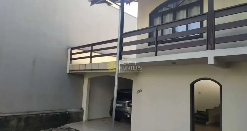 Casa com 4 quartos à venda na Rua Pelotas, Glória, Joinville