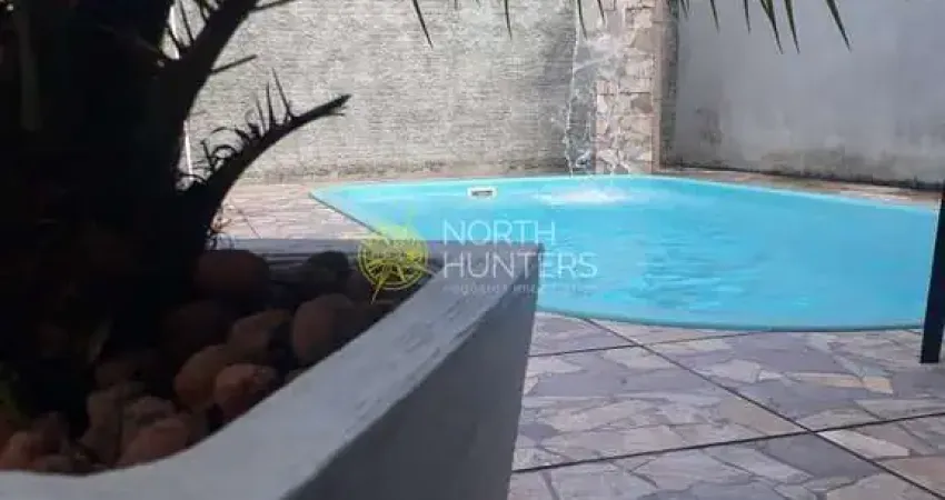 Casa com 3 dormitórios à venda, 230 m² por R$ 594.000,00 - Vila Nova - Joinville/SC