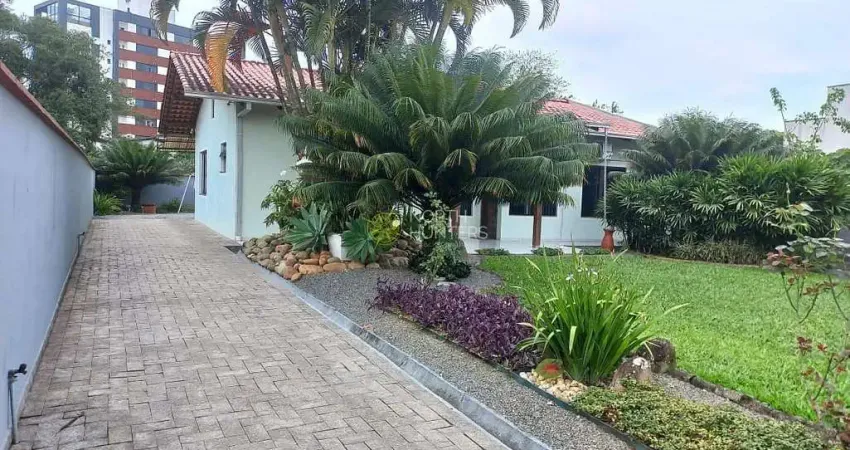 Casa Averbada com 157m² de área construida no Costa e Silva