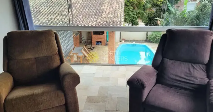 Casa com 5 dormitórios à venda, 245 m² por R$ 980.000,00 - Iririú - Joinville/SC