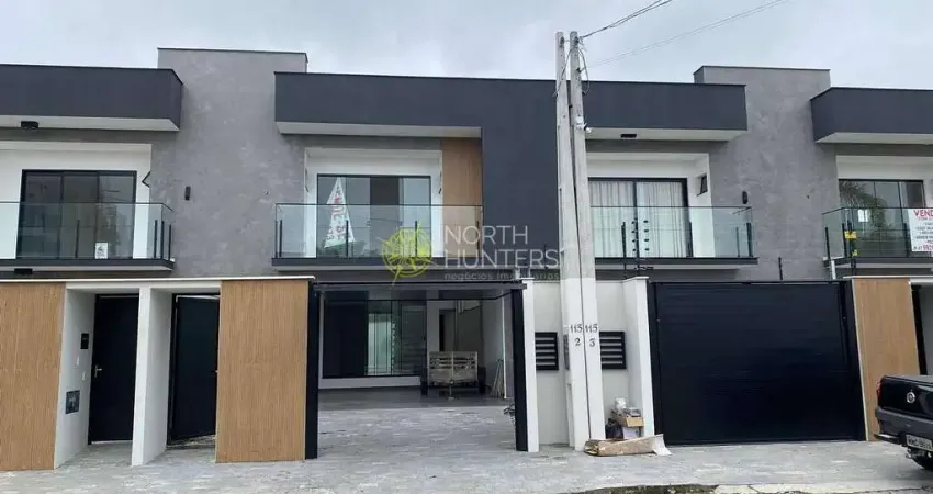 Sobrado com 3 dormitórios à venda, 217 m² por R$ 950.000,00 - Floresta - Joinville/SC