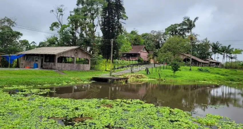 Chácara com 8 dormitórios à venda, 158900 m² por R$ 3.000.000,00 - Vila Nova - Joinville/SC
