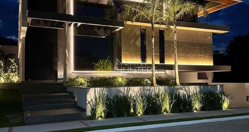 Residência Exclusiva em  condominio fechado em Jurerê Internacional!