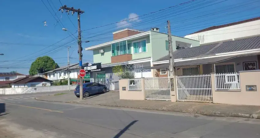 Oportunidade: Casa comercial e residencial + dois geminados